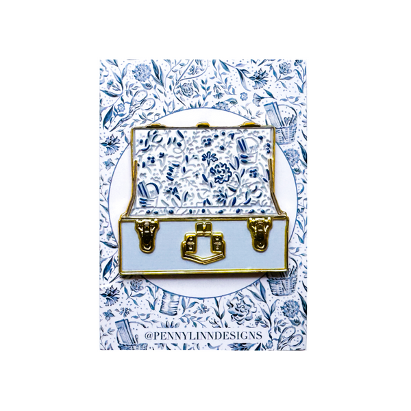 Petite Keep Open Trunk Needle Minder in Needlepoint Print