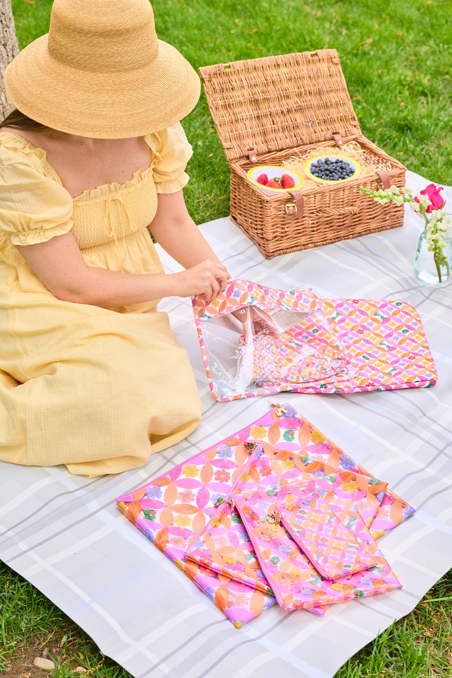 Circle Leaf Flower/Butterfly PVC Project Bag