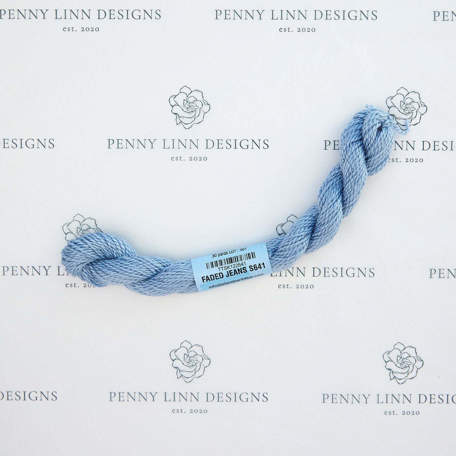 Essentials Skein 641 Faded Jeans