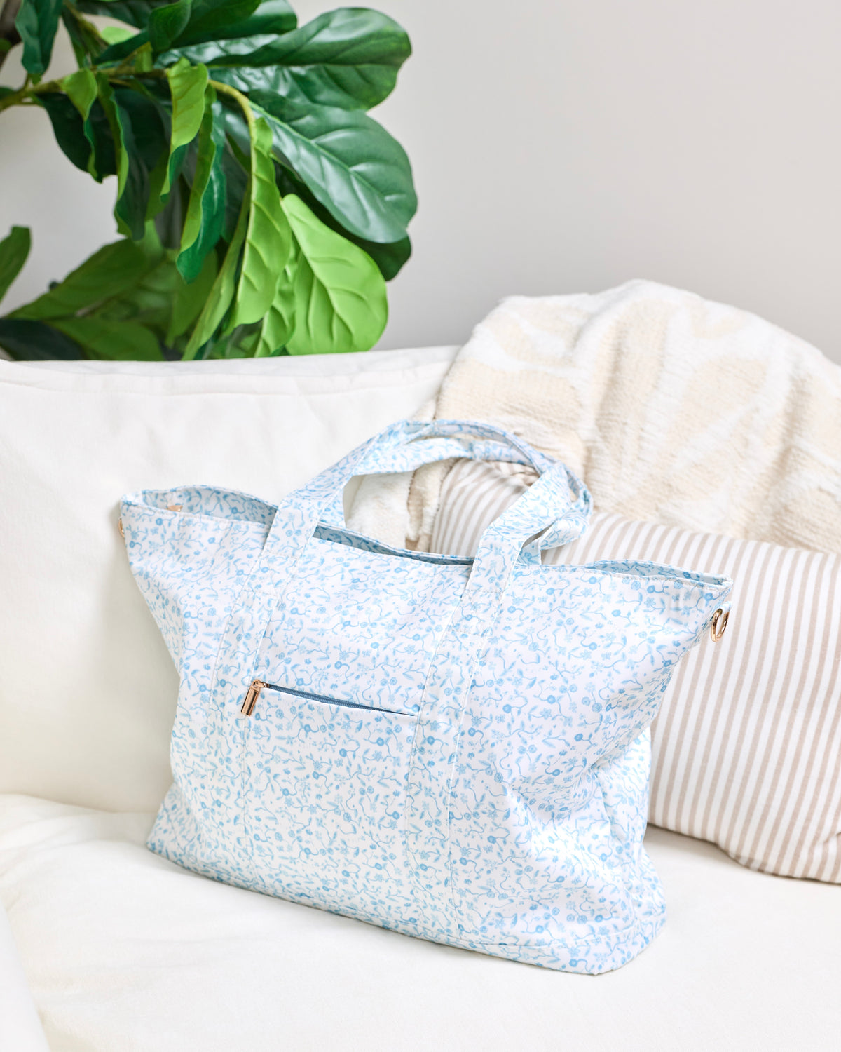 Bisou Blue Ultimate Tote