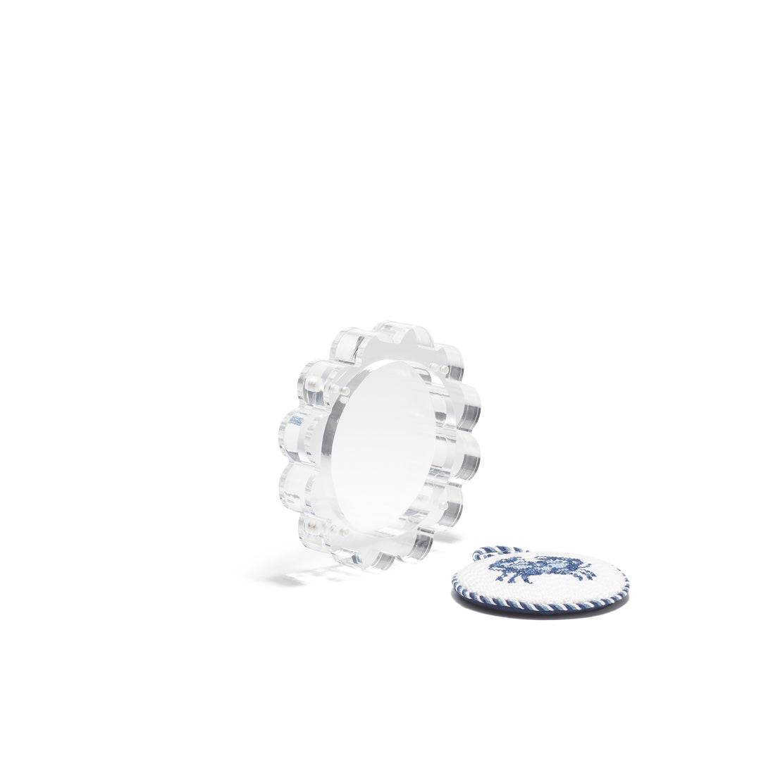 Scallop Acrylic Frame - 4" Circle - Clear