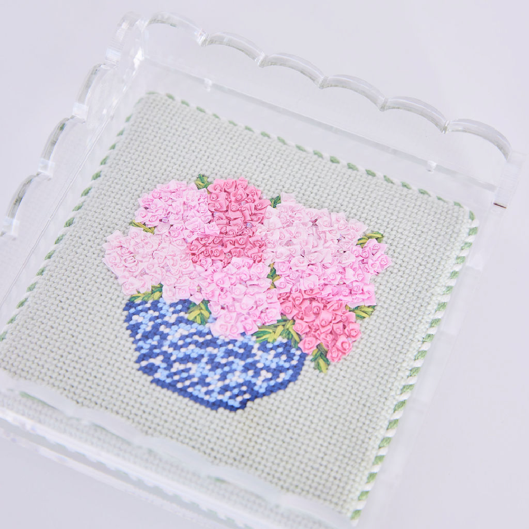 Scallop Acrylic Tray 5" Square