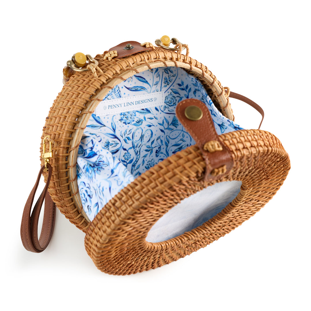 Natural 4x4 Round Wicker Bag with Bamboo Handle