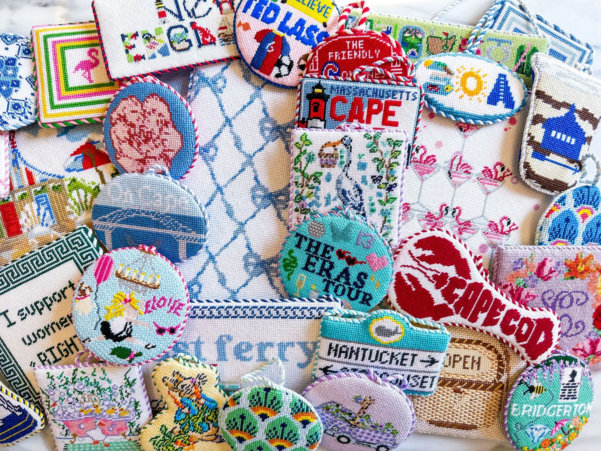 ピルスナー　ピンバッジ 大阪関西万博、チェコパビリオン ピンバッジ ピルスナー ビール - メルカリ