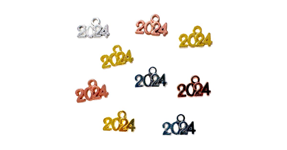 Pack of 10 Year Charms for Finishing – Penny Linn